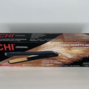CHI Ceramic Hairstyling flat iron New In Box